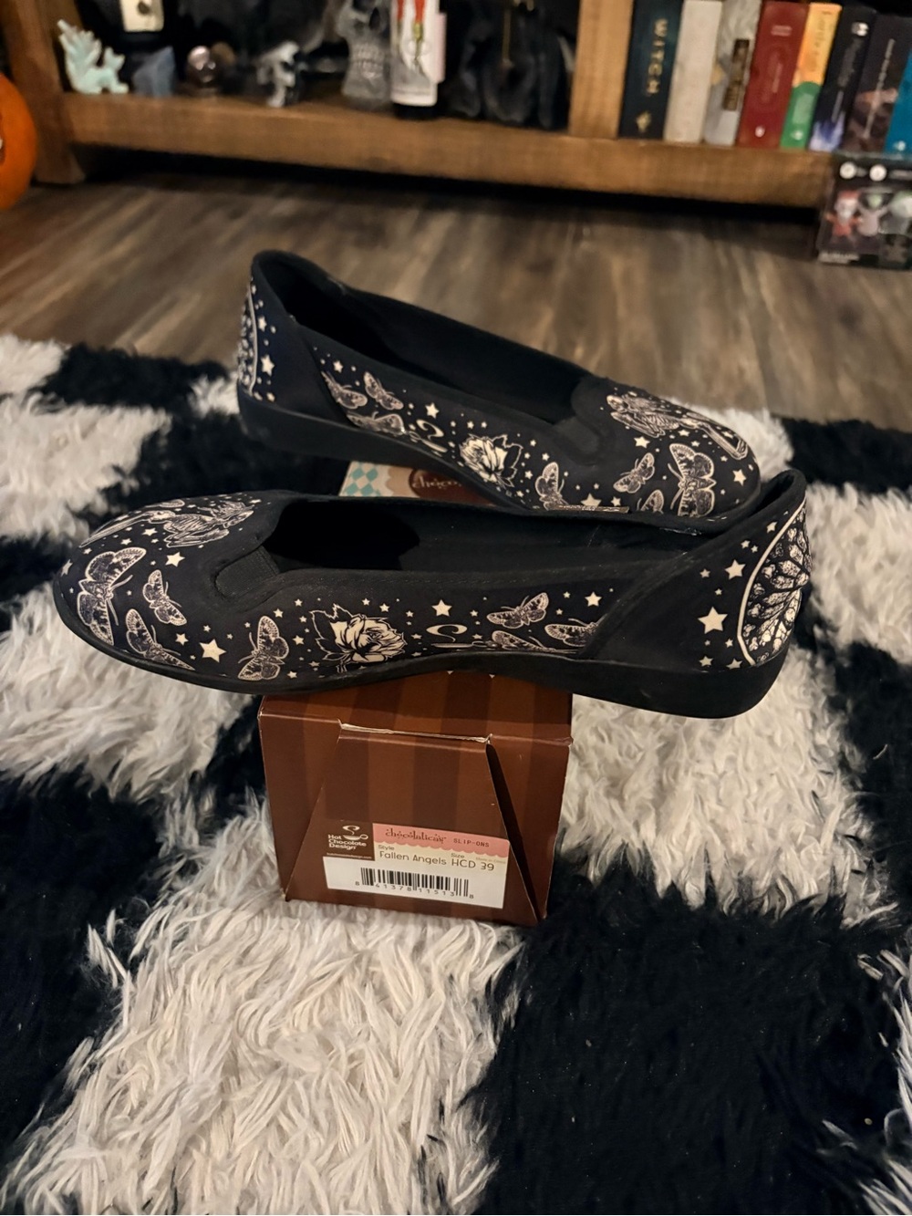 Hot Chocolate Design Fallen Angel Slip-on flats - Picture 1 of 5